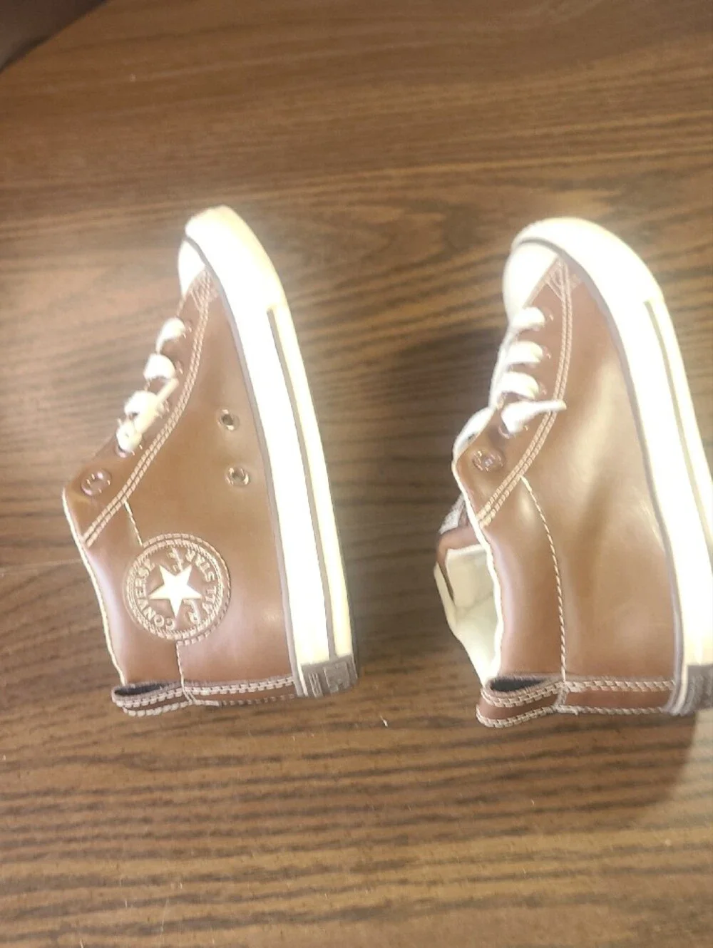 Converse Kids Brown and White Leather Mid Sneakers Size 1